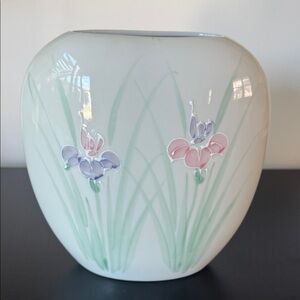 1970’s Beautiful Hand Painted Otagiri Floral Vase